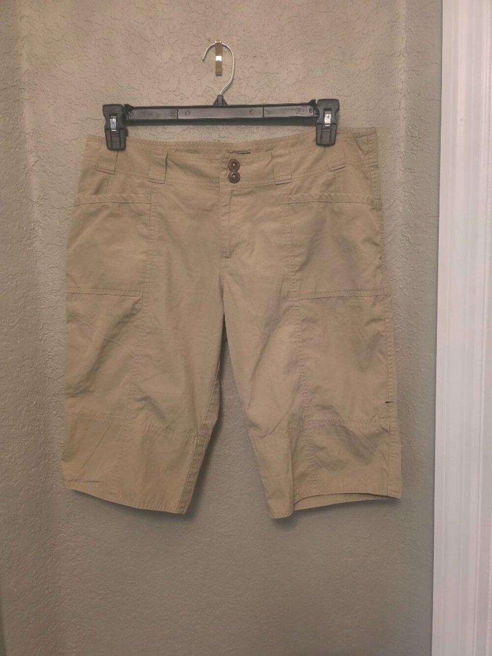 Patagonia Ladies Organic Cotton Tan convertible Cropped Pants size 12